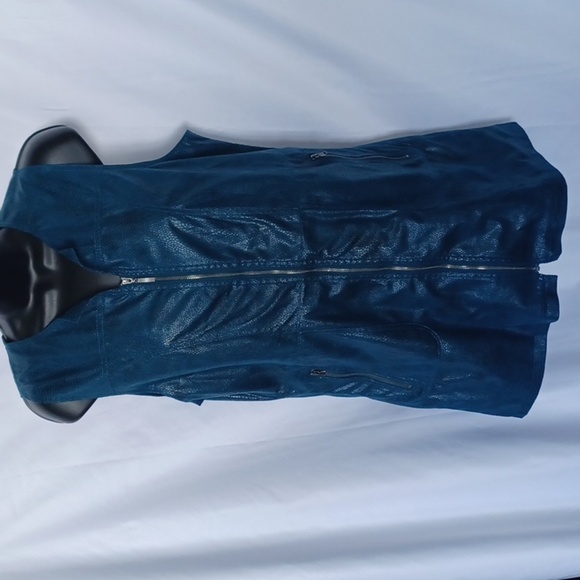 🌸Fantasia Vest Long Blue Embossed Faux Leather, pit to pit is 18", lg is 29" - Picture 1 of 7
